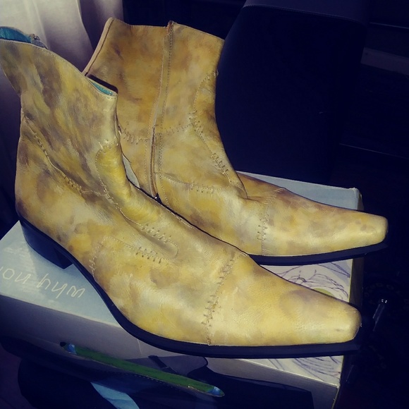 Mens Boots - Picture 2 of 3